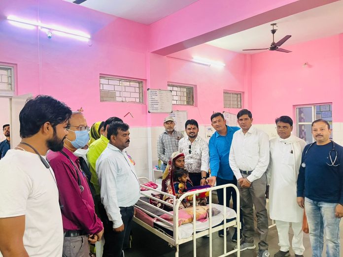 युवा कांग्रेस प्रदेश अध्यक्ष के जन्मदिवस पर युवक कांग्रेस अस्पताल में किया फल वितरण