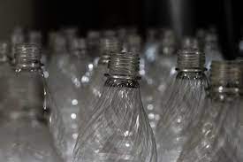 ALERT: एक ही बोतल से पीते हैं बार बार पानी तो हो जाएं सावधान! रिसर्च में हुए खतरनाक खुलासे