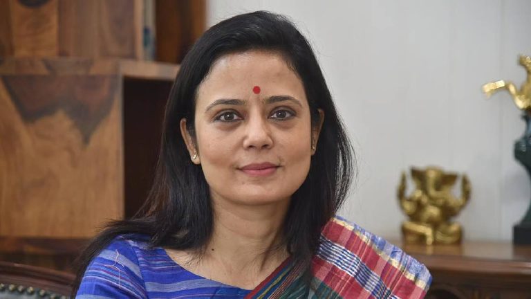 महुआ मोइत्रा
