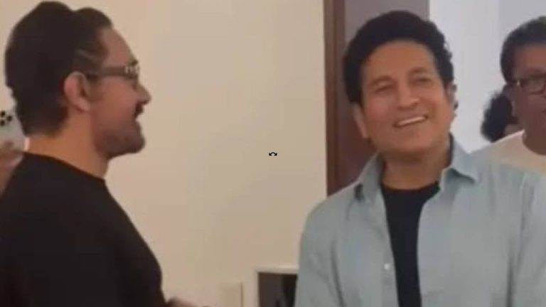 Sachin Tendulkar reached Aamir Khan's house