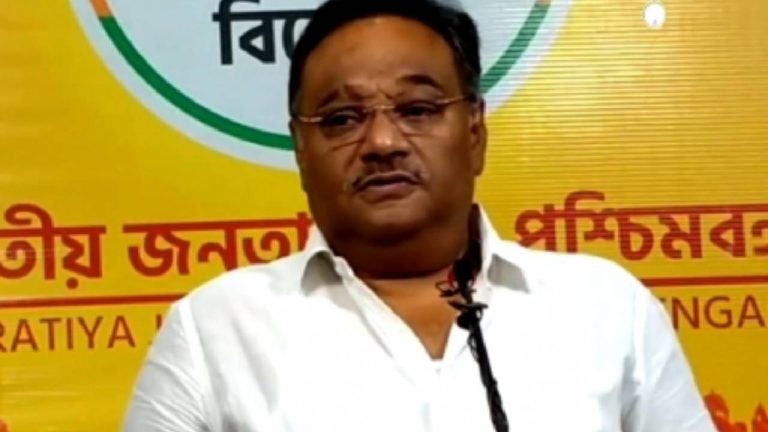 समिक भट्टाचार्य