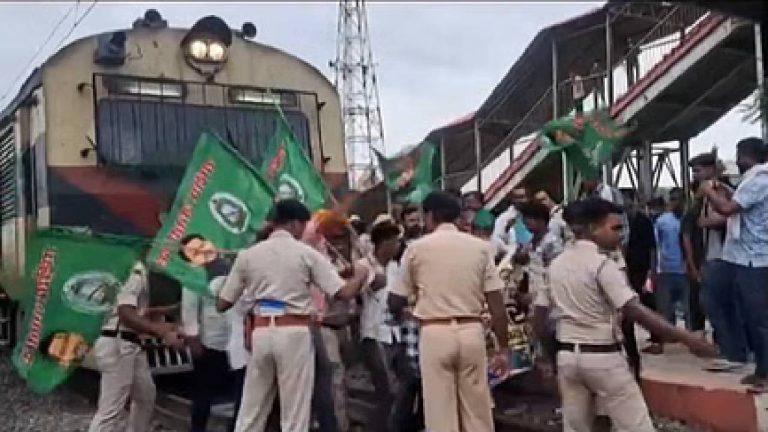 महागठबंधन का चक्काजाम