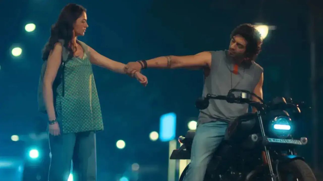 Saiyaara Aneet Padda Look