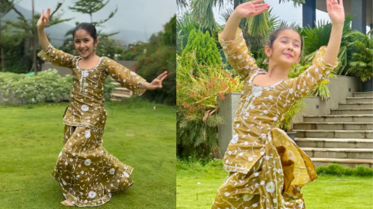 Girl Dancing On Lata Mangeshkar Songs